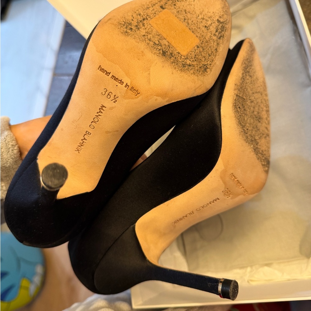 Manolo Blahnik Black Satin Heels Hangisi - Picture 7 of 8